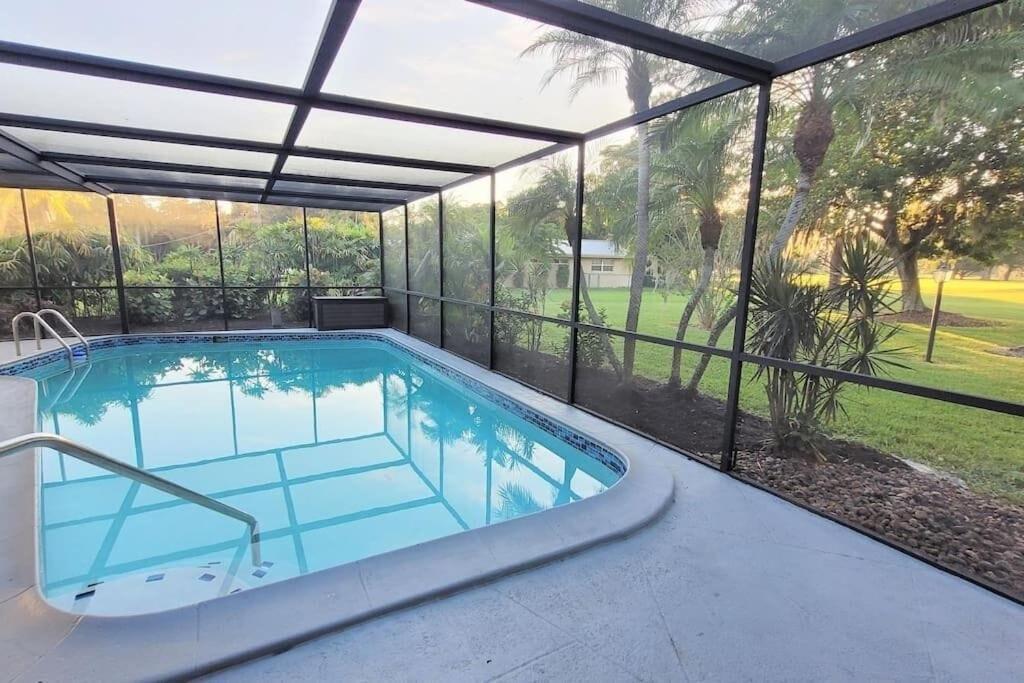 Remodeled 4Br Pool Home / Golf View/Near Beaches ซาราโซตา ภายนอก รูปภาพ