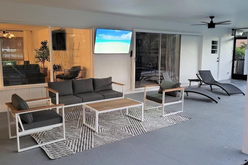Remodeled 4Br Pool Home / Golf View/Near Beaches ซาราโซตา ภายนอก รูปภาพ