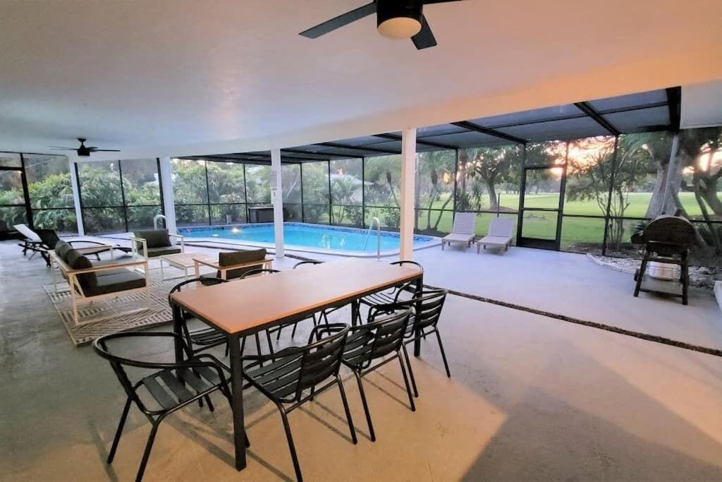 Remodeled 4Br Pool Home / Golf View/Near Beaches ซาราโซตา ภายนอก รูปภาพ